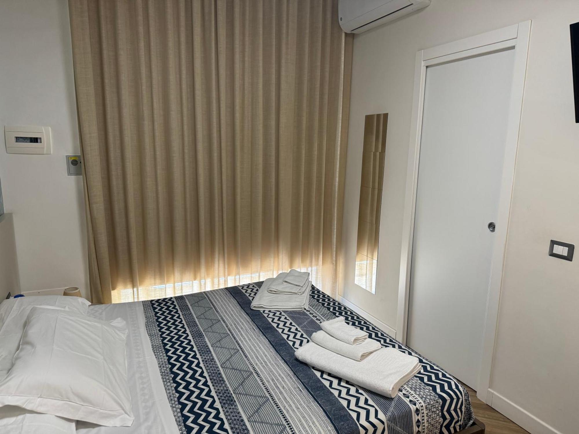 Rooms Garibaldi Naples Luaran gambar