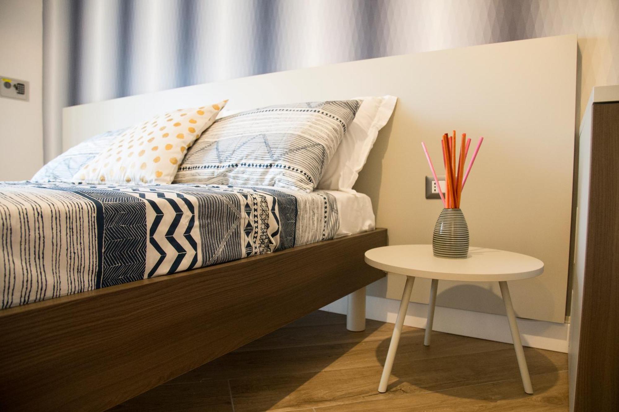 Rooms Garibaldi Naples Luaran gambar