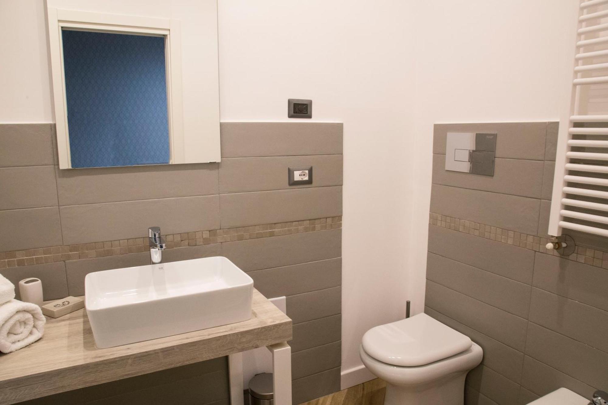 Rooms Garibaldi Naples Luaran gambar