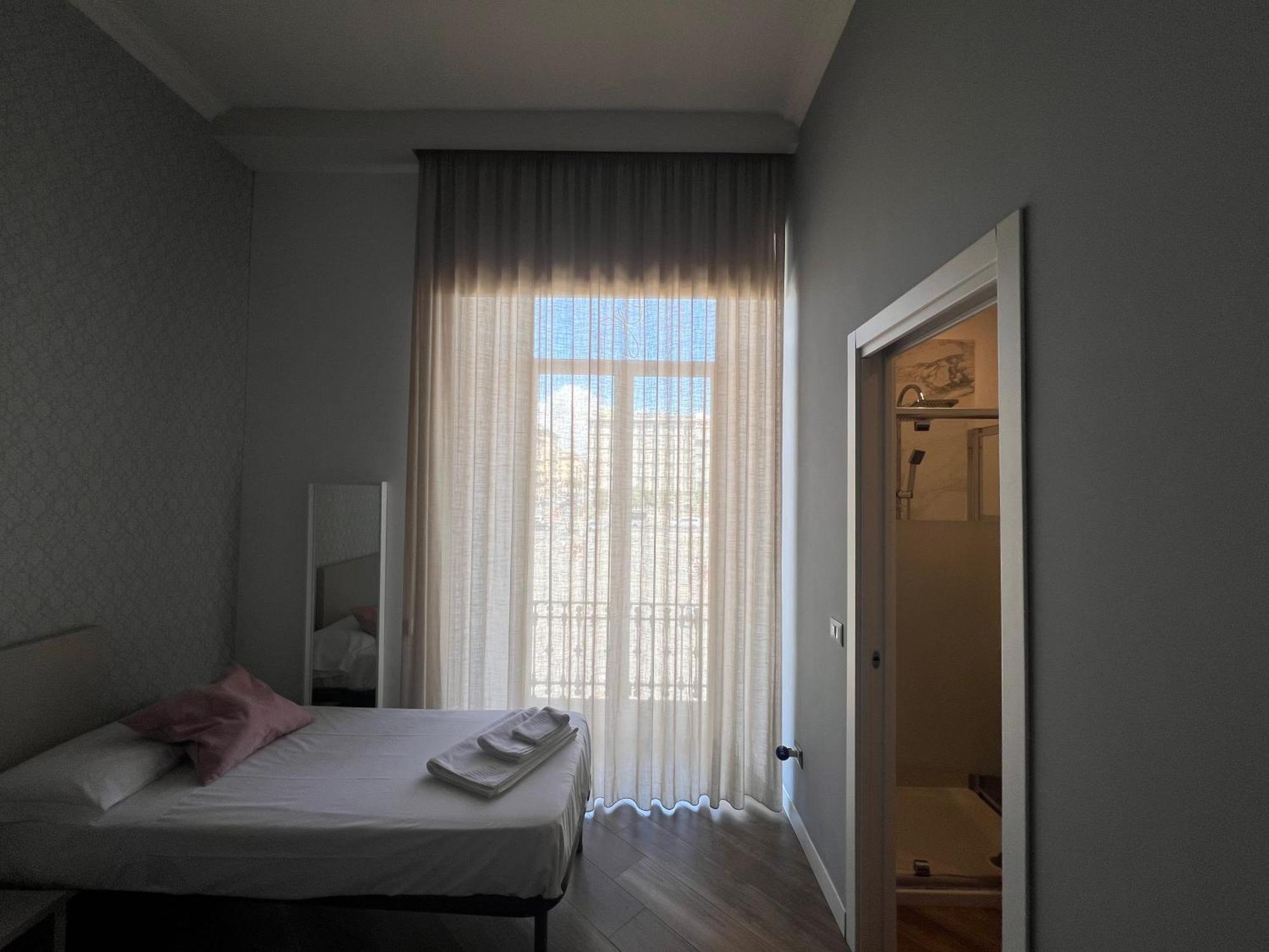 Rooms Garibaldi Naples Luaran gambar
